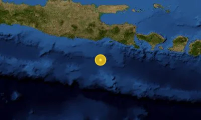 9.28°S, 112.90°E