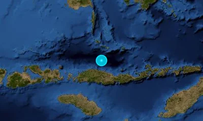 89 km al NNE de Ruteng, Indonesia